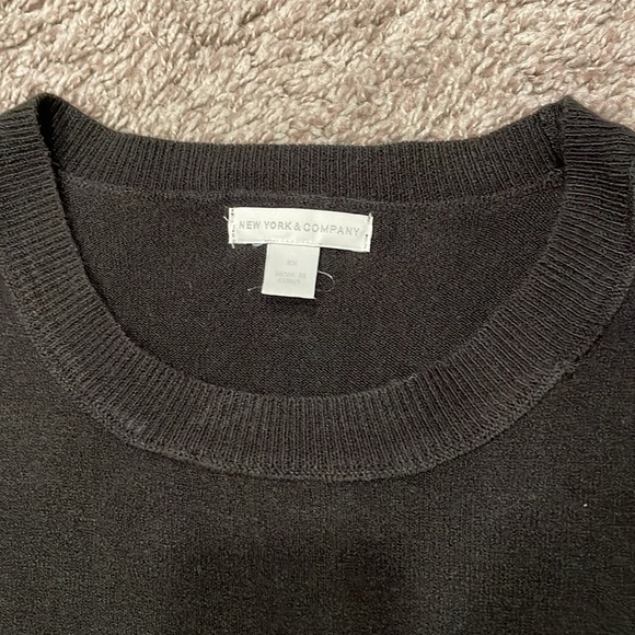 New York & Co Sweater - Picture 2 of 6